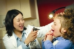 Гайморит у ребенка: признаки и способы лечения